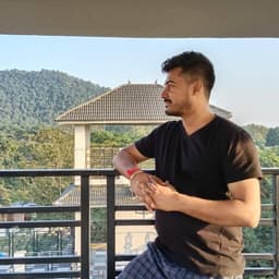 Susamit De